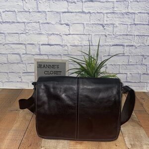 Boconi Black Leather Garth Slim Mailbag Messenger Laptop Bag with Shoulder Strap